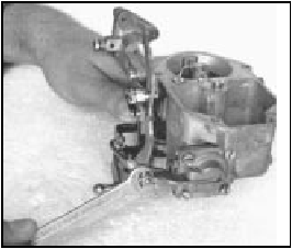 Fig. 3.17 Adjusting accelerator pump rod (Solex C32 DISA 11) (Sec 10)