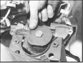 5C.31A Right-hand engine mounting disconnected