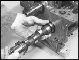 20.16A Fitting camshaft