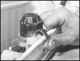 7.4A Radiator fixing clip