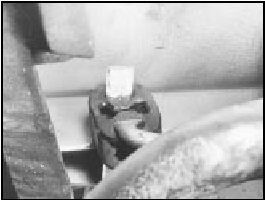 19.7B Exhaust tailpipe mounting