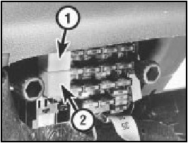 10.1 Fuse block (later models)