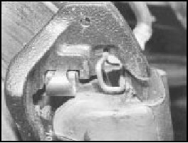 3.8B Cylinder body located on caliper bracket