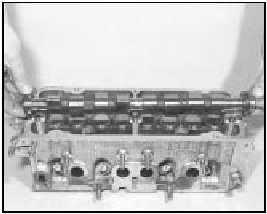 5B.24 Removing the camshaft