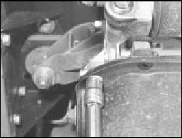 5B.63A Tightening a sump pan screw
