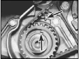 7B.50 Crankshaft at TDC with key and timing mark aligned (arrowed)