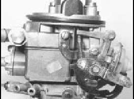 9B.2B Weber 32 TLF 4/250 carburettor from choke linkage side