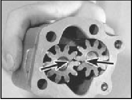 7B.175 Correct alignment of scribed marks (arrowed) on gears