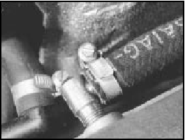 9C.70A Brake servo vacuum hose connection to inlet manifold