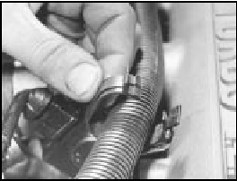 9C.77 Wiring loom clip and bracket
