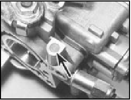 9B.8 Weber 32 TLF 4/250 carburettor mixture screw location under tamperproof