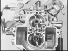 9B.34E Weber 30/32 DMTE carburettor from above (with cover removed)