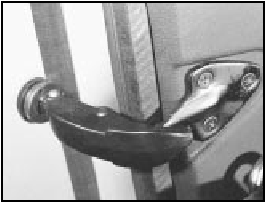 17.31 Rear window toggle-type catch